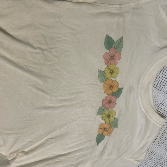 American eagle floral white tshirt✨ - Picture 2 of 4
